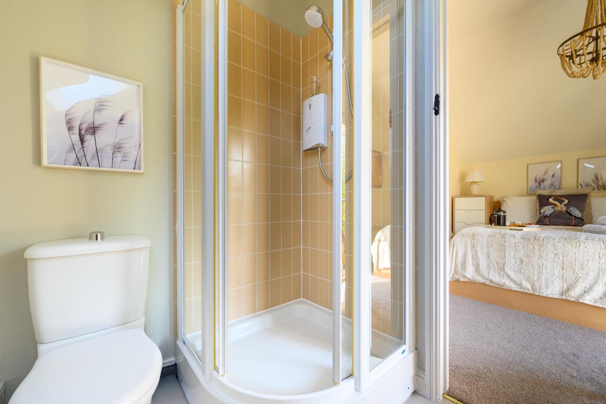 Cosy Cotswold Lodge By Your Home Here - Summer Sale For 3 Plus Nights - Ideal For Families With Log-Burner, Spa, Private Parking And Heated Swimming Pools Ashton Keynes Exterior foto